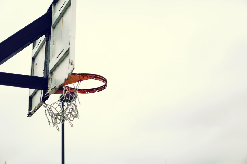 徐昕同时收到NBA试训邀请和国家队短训营征召！未来有望勇闯NBA舞台 本赛季场均11分8.3篮板0.7助攻1.8盖帽